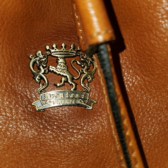 PRATESI EUC DRAWSTRING LEATHER BUCKET BAG - Picture 3 of 10